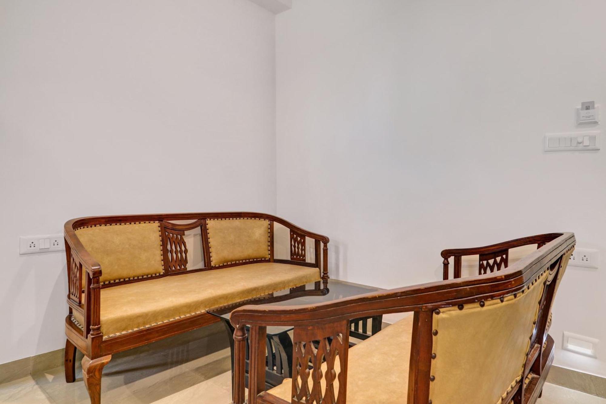 Hotel Super Capital O Qualia Gachibowli Hyderabad Esterno foto